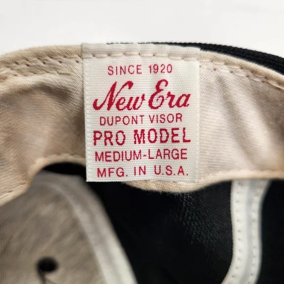 Vintage New Era Hat Saints Script Gold, SnapBack Cap Black, Green Under Brim - Picture 3 of 9